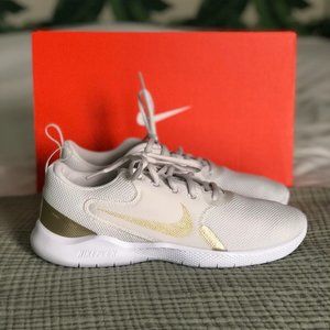 New white Nike Flex Experience Run 10, sz 8.5